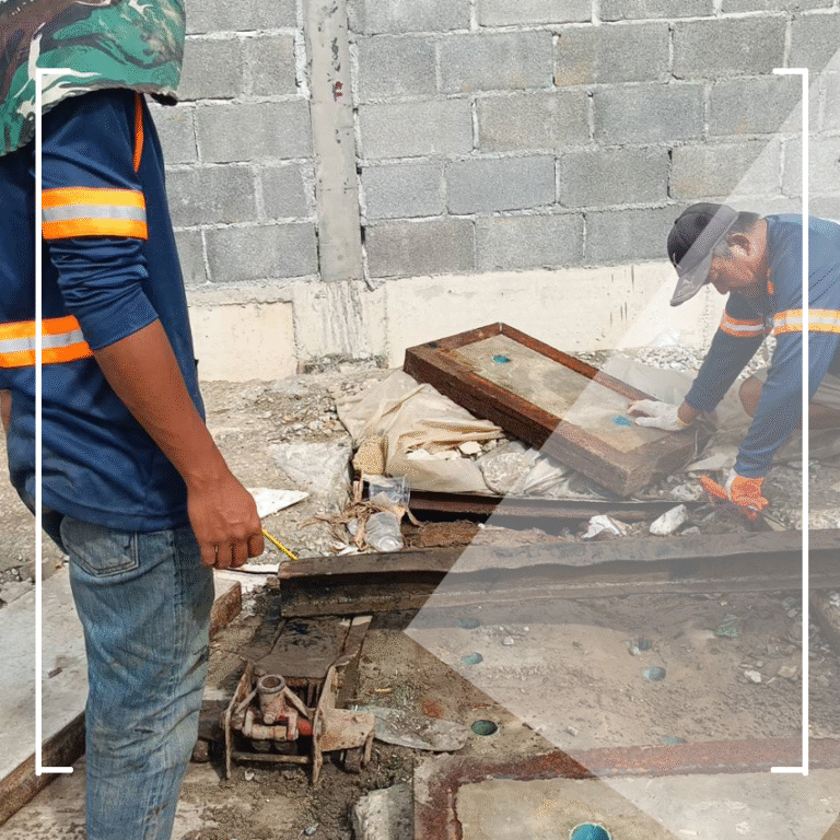 ลอกท่อระบายน้ำ